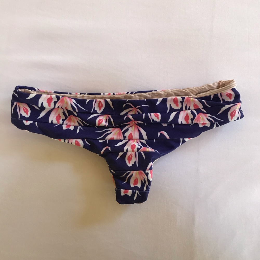 Acacia bottoms M in blue island orchid
